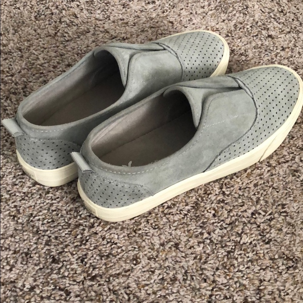 AEO slide on shoes